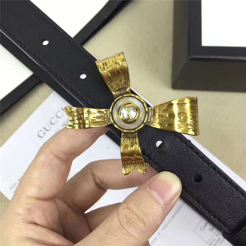 2008114899 Gucci 2017年新款 牛皮 金屬蝴蝶結飾釘 雙G帶扣 女式皮帶 黑色