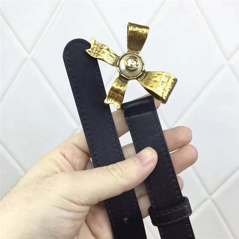 2008114899 Gucci 2017年新款 牛皮 金屬蝴蝶結飾釘 雙G帶扣 女式皮帶 黑色