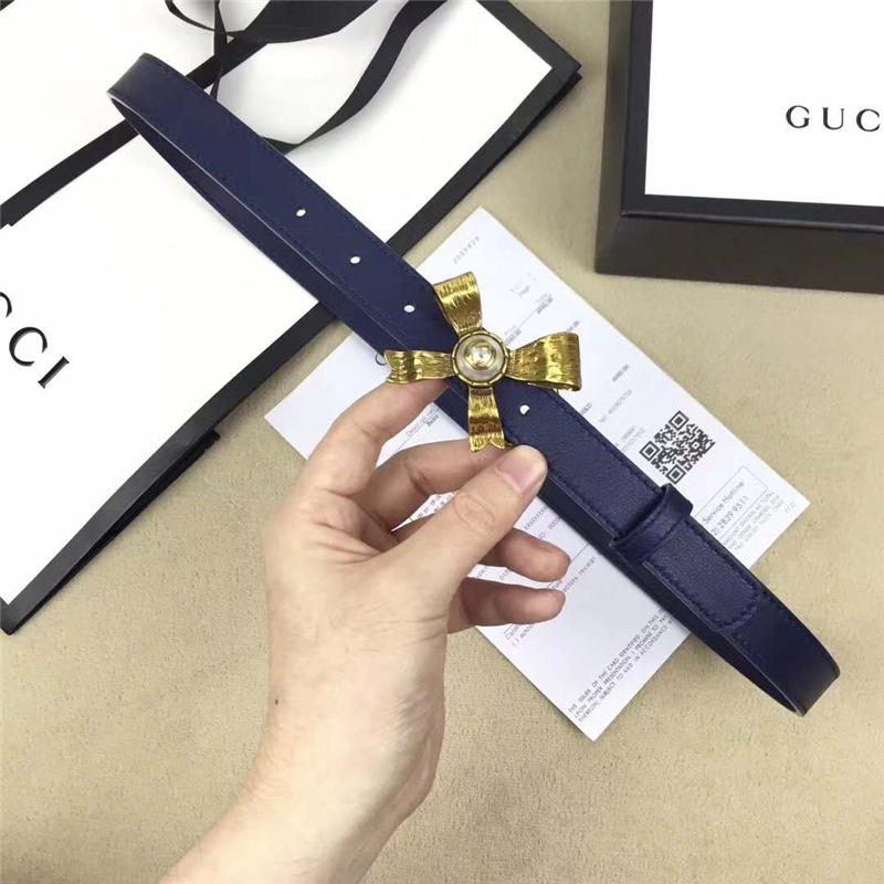 2008114899 Gucci 2017年新款 牛皮 金屬蝴蝶結飾釘 雙G帶扣 女式皮帶 藍色