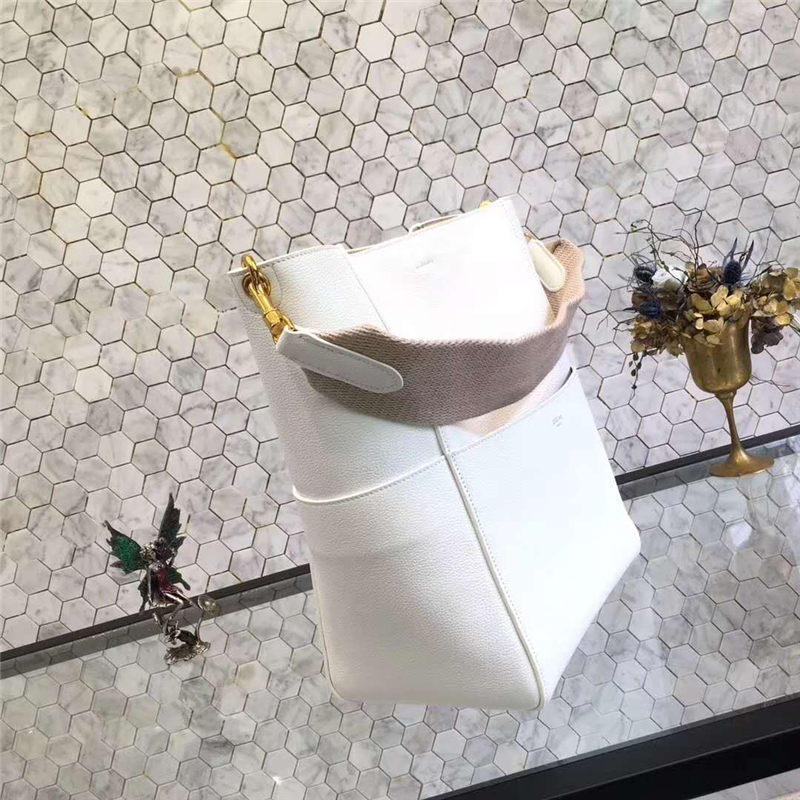Celine 賽琳 Seau Sangle 小牛皮 寬肩帶 Sangle水桶包 白色