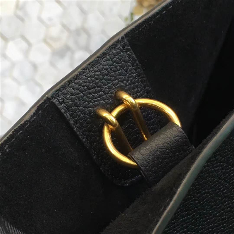 Celine 賽琳 Seau Sangle 小牛皮 寬肩帶 Sangle水桶包 黑色