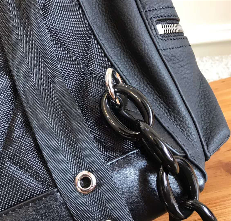 巴寶莉 The Rucksack 功能性 全皮 軍旅背包 黑色