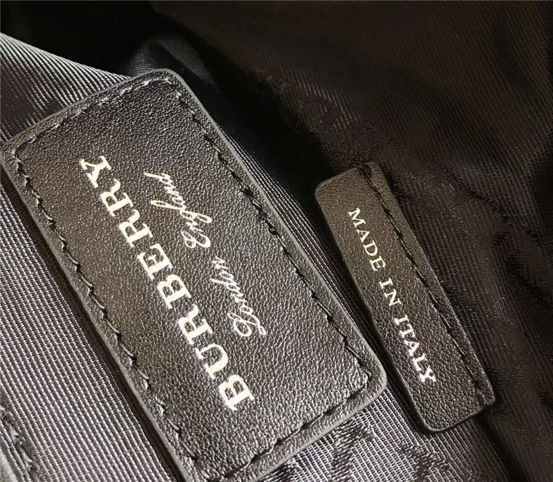 巴寶莉 The Rucksack 功能性 全皮 軍旅背包 黑色