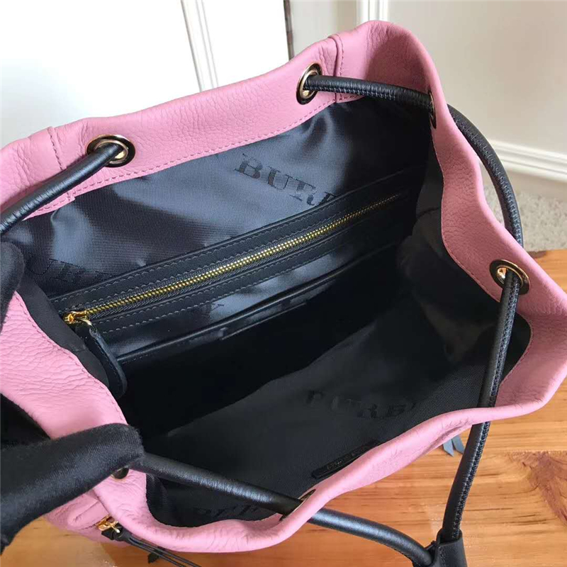 巴寶莉 The Rucksack 功能性 全皮 軍旅背包 粉色