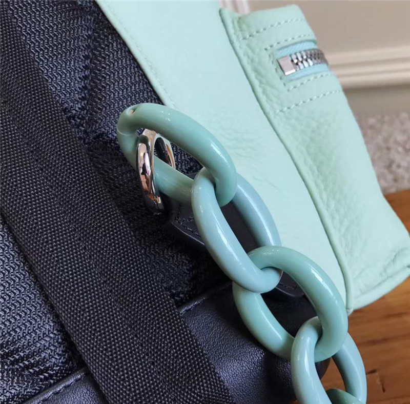 巴寶莉 The Rucksack 功能性 全皮 軍旅背包 薄荷綠