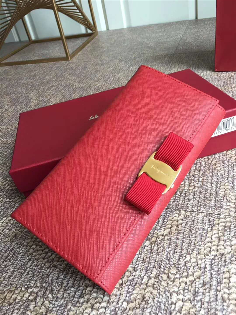 22A900 Ferragamo 菲拉格慕 Vara 蝴蝶結搭扣 女士長款翻蓋錢包 大紅
