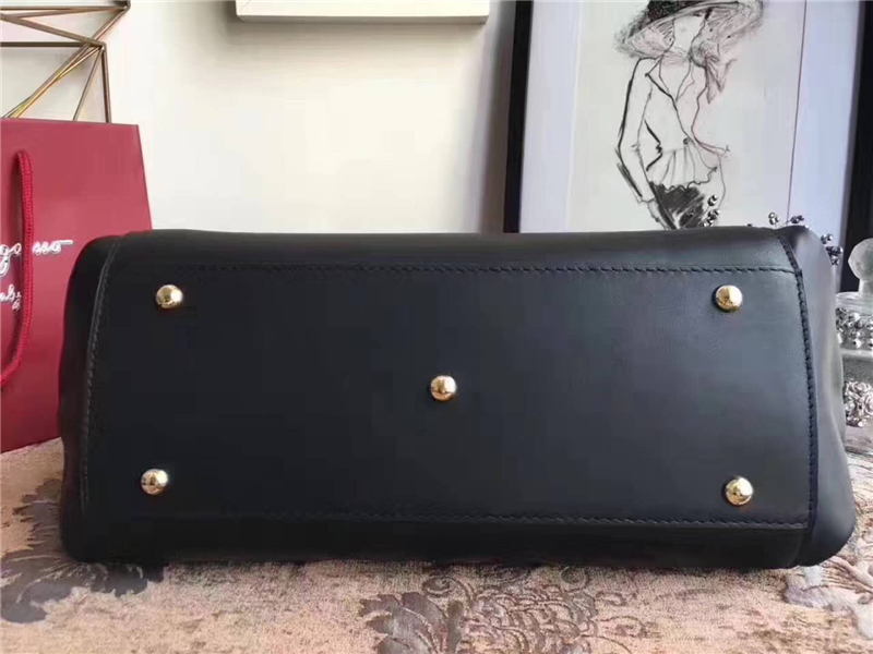 21F606 Ferragamo 菲拉格慕 大號(hào)Sofia包 金色鎖扣 手提肩包 黑色