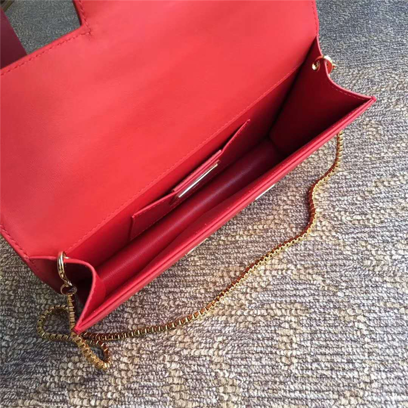 21F816 Ferragamo 菲拉格慕 半環(huán)搭扣 小號翻蓋 手拿包 大紅