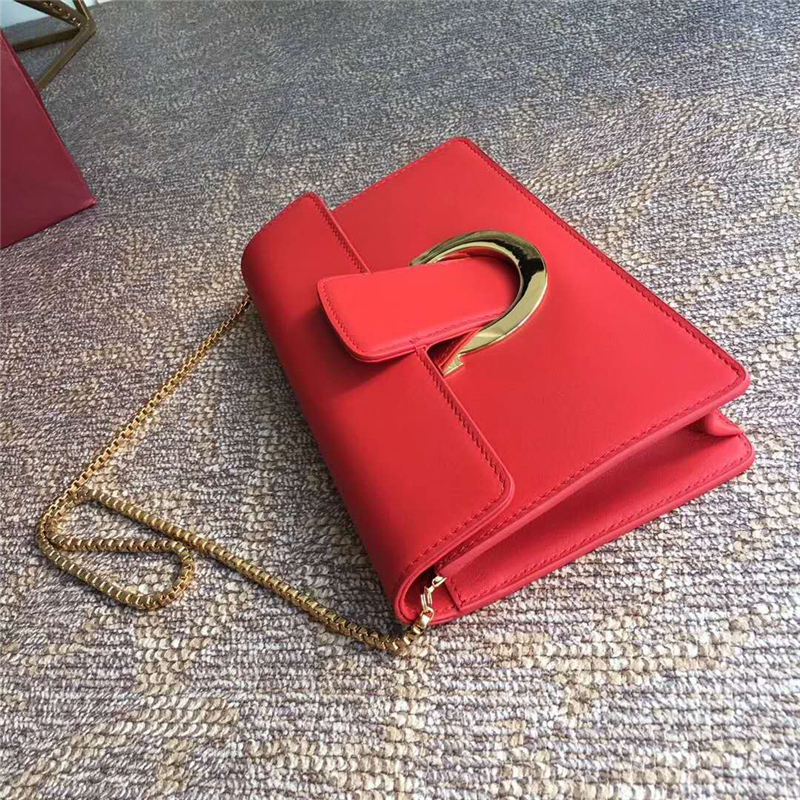 21F816 Ferragamo 菲拉格慕 半環(huán)搭扣 小號翻蓋 手拿包 大紅