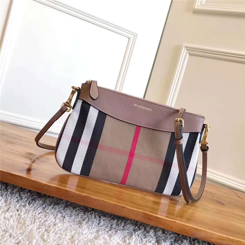 39753741 巴寶莉 House 格紋拼皮革 手拿包肩包 棕褐色