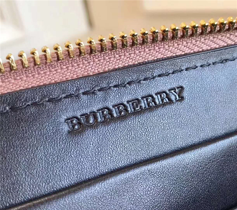 39753741 巴寶莉 House 格紋拼皮革 手拿包肩包 棕褐色