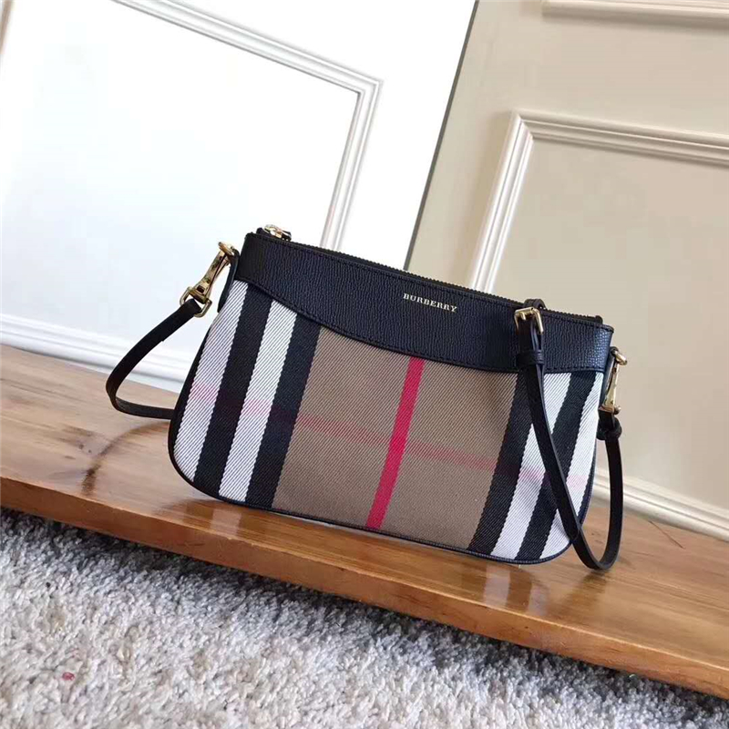 39753761 巴寶莉 House 格紋拼皮革 手拿包肩包 黑色