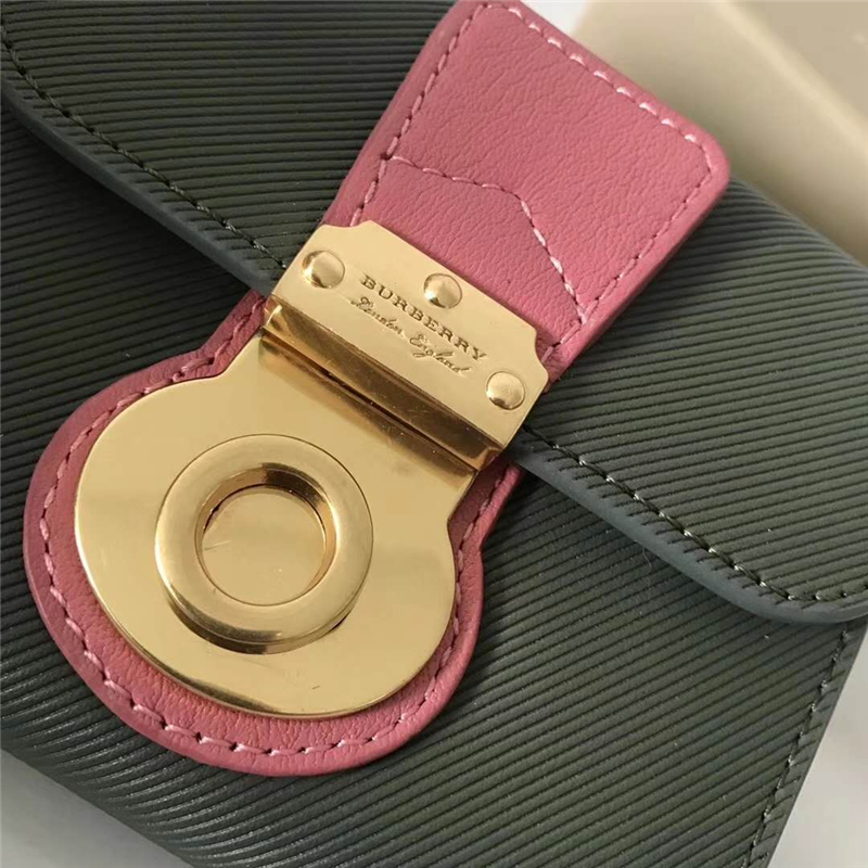 40554702 巴寶莉 DK88系列 拼色 Trench 皮革 短款錢夾 綠拼粉