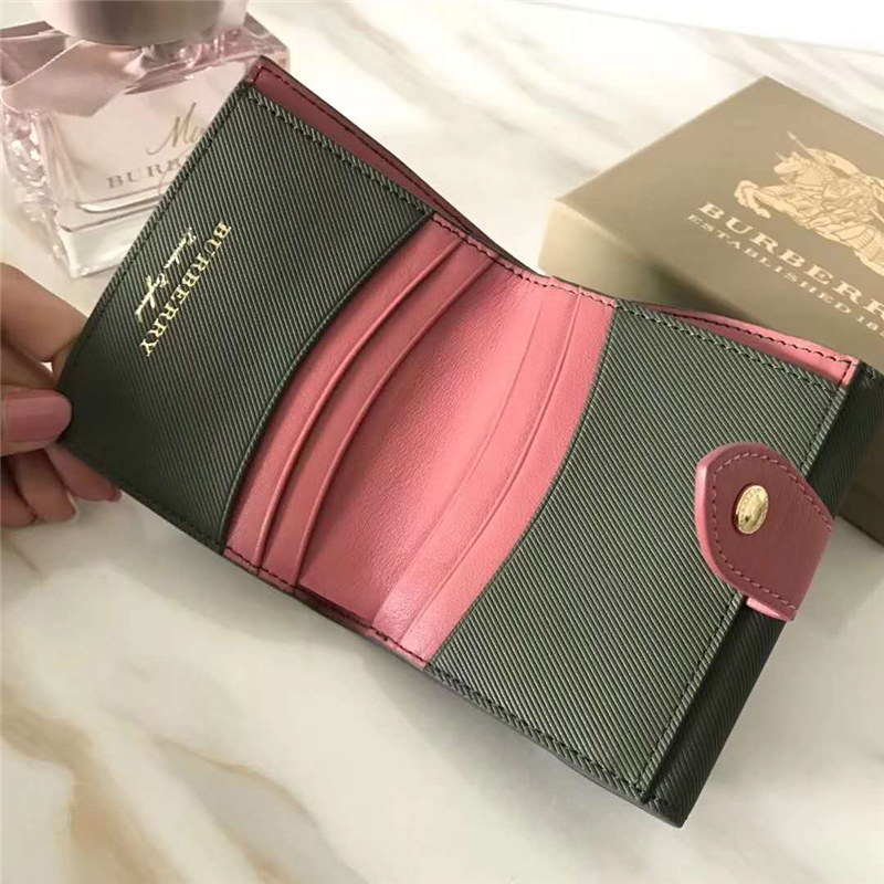 40554702 巴寶莉 DK88系列 拼色 Trench 皮革 短款錢夾 綠拼粉