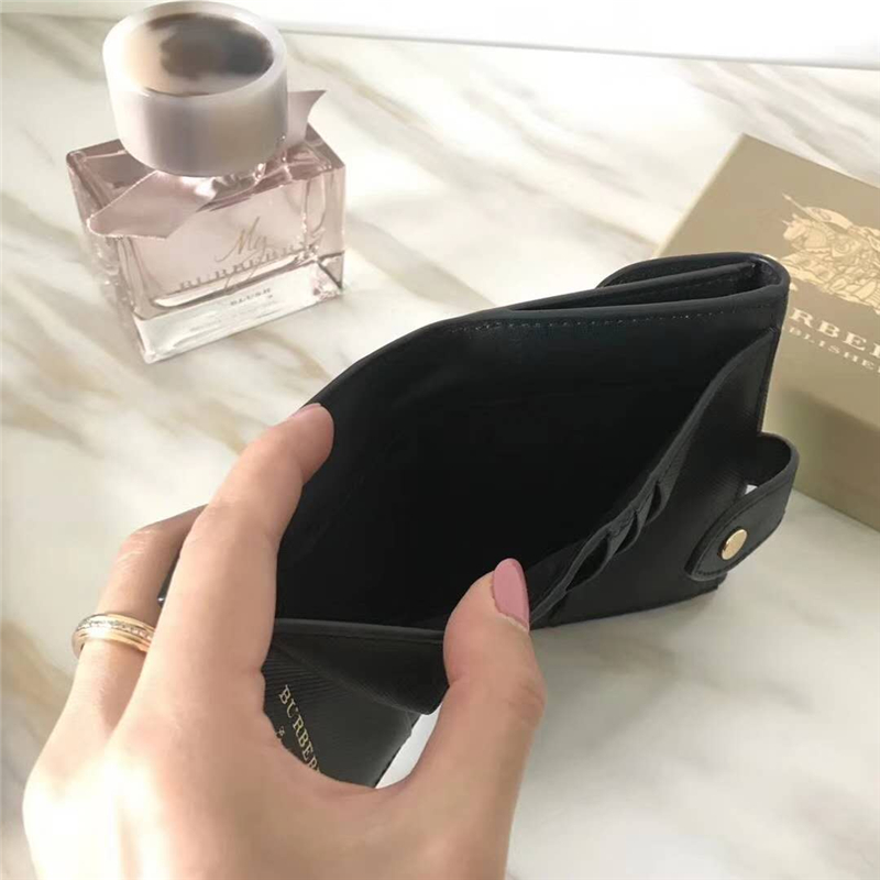 40554702 巴寶莉 DK88系列 拼色 Trench 皮革 短款錢夾 純黑色