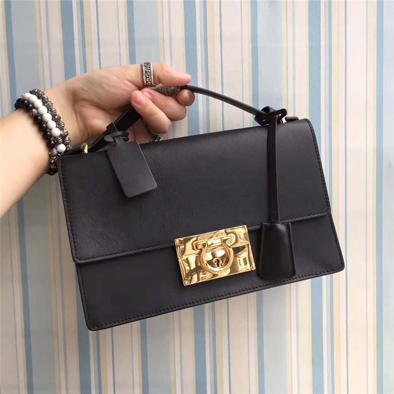 21E099 Ferragamo菲格拉慕 復古方包 中號 手提單肩包 黑色