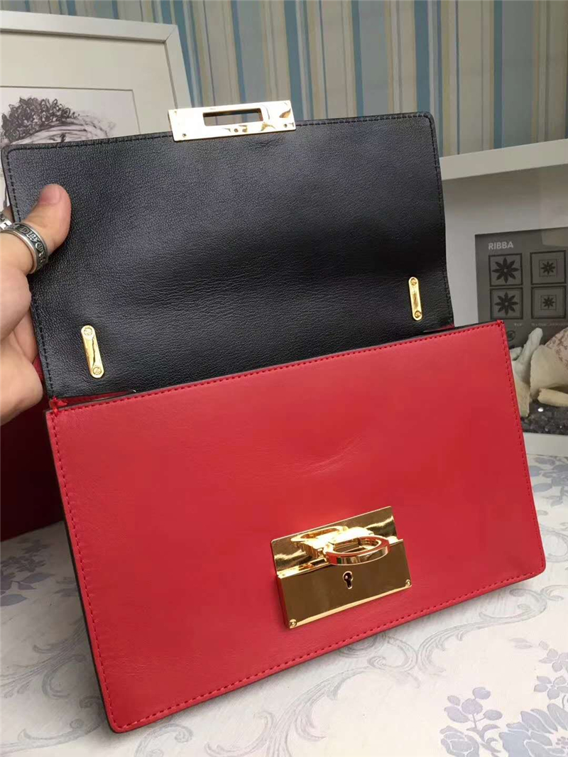 21E099 Ferragamo菲格拉慕 復(fù)古方包 中號(hào) 手提單肩包 紅色