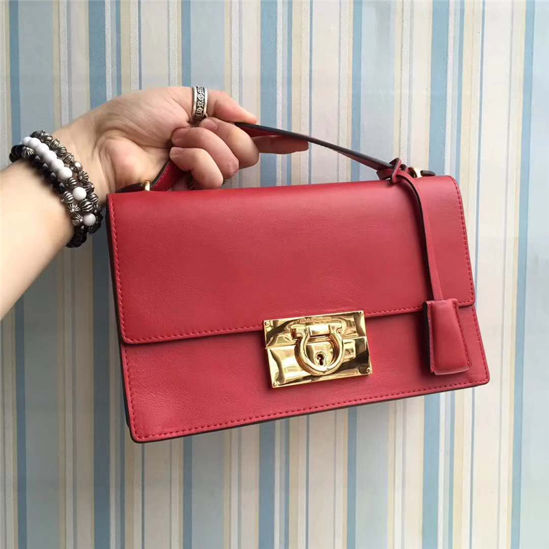 21E099 Ferragamo菲格拉慕 復(fù)古方包 中號(hào) 手提單肩包 紅色