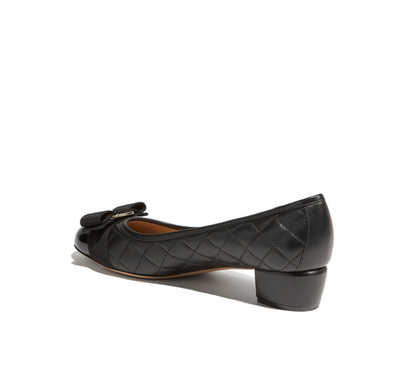 672114 Ferragamo菲拉格慕 VARA漆皮鞋頭 絎縫中跟鞋 黑色