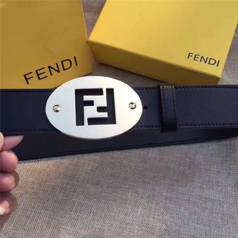 Fendi芬迪 小牛皮 雙F標志 橢圓金扣 光滑皮 男士腰帶