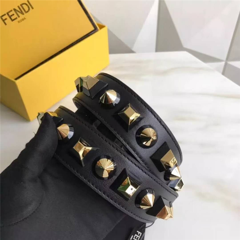 816 Fendi芬迪 超美包帶 金字塔形鉚釘 炫彩長肩帶 黑色