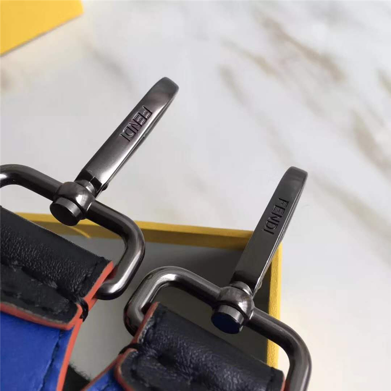 700 Fendi芬迪 Strap You 男莊 囧臉表情 撞色肩帶 黑配藍