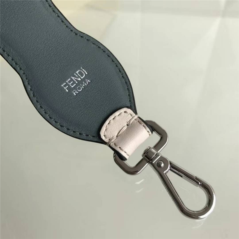 822 Fendi芬迪 拼色肩帶 花朵金字塔形鉚釘 炫彩短肩帶 米色拼灰