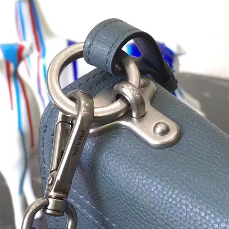 1BD095 Prada普拉達 進口小牛皮 單肩斜跨包 海藍色