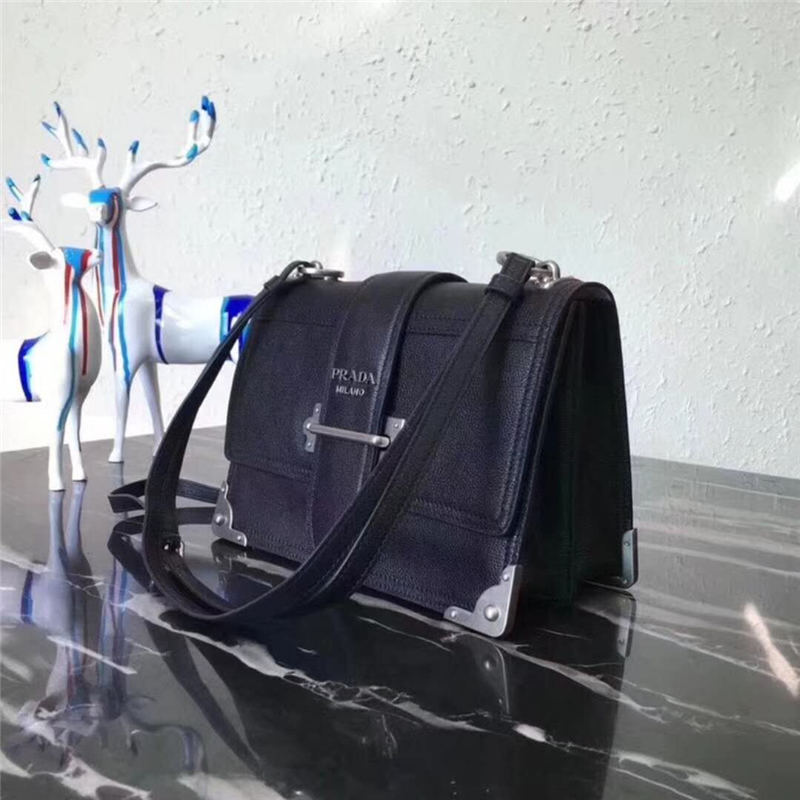 1BD095 Prada普拉達 進口小牛皮 單肩斜跨包 藏藍色