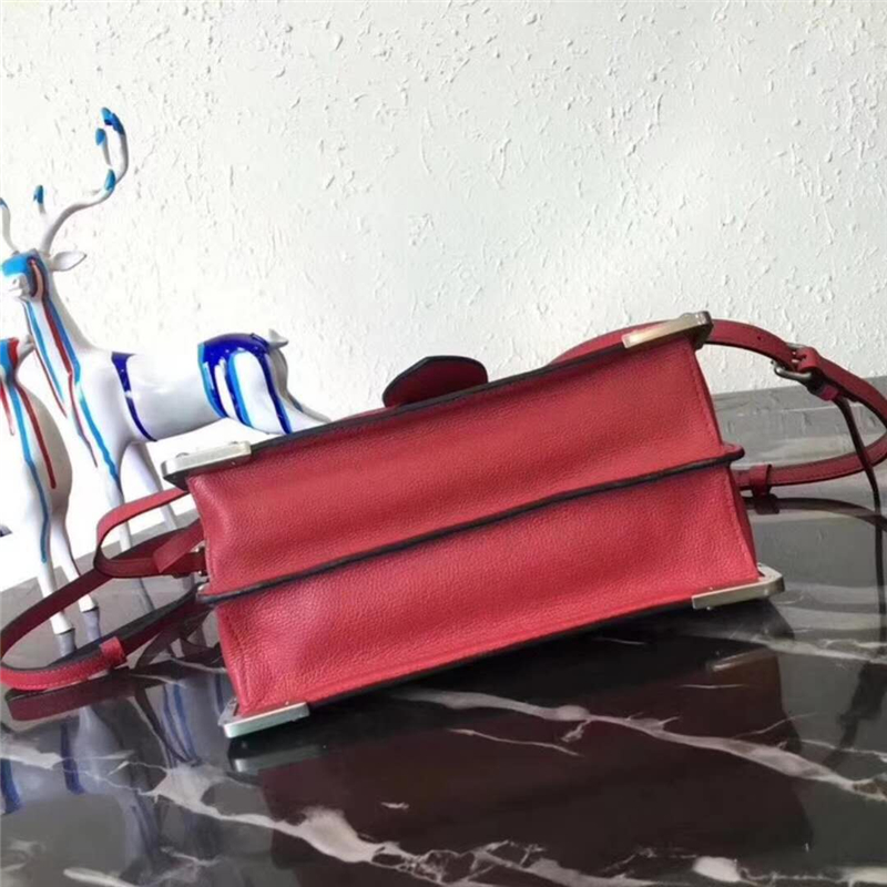 1BD095 Prada普拉達 進口小牛皮 單肩斜跨包 紅色