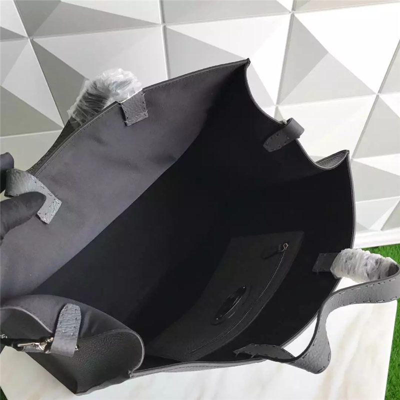 3001 Fendi芬迪 萌趣表情 白叻釘 手縫工藝 手提包 黑色