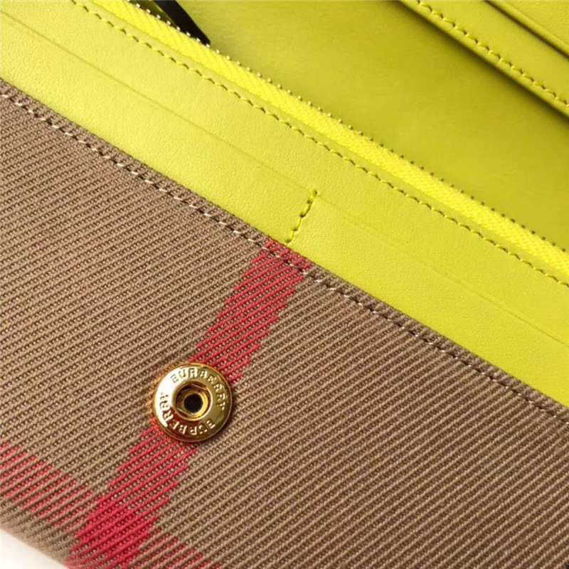 39928851 Burberry巴寶莉 Banner手袋系列 House格紋 拼皮長款錢夾 檸檬黃