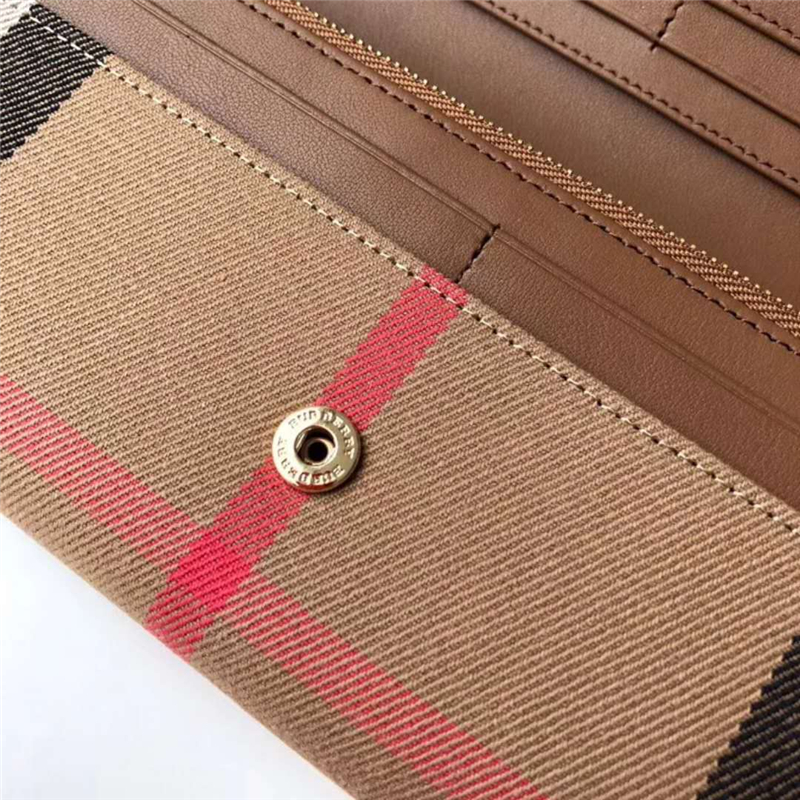 39753291 Burberry巴寶莉 Banner手袋系列 House格紋 拼皮長款錢夾 棕褐色