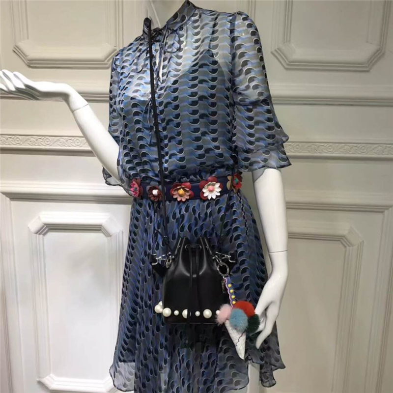 010 Fendi芬迪 MON TRéSOR 珍珠綴飾 純色 抽繩水桶包 黑色