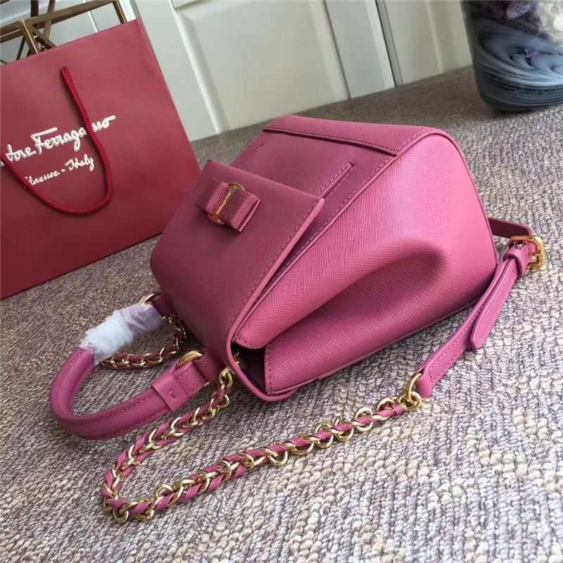 21F570 Ferragamo菲格拉慕 最新爆款 Vara蝴蝶結 小號 翻蓋包 石楠紅