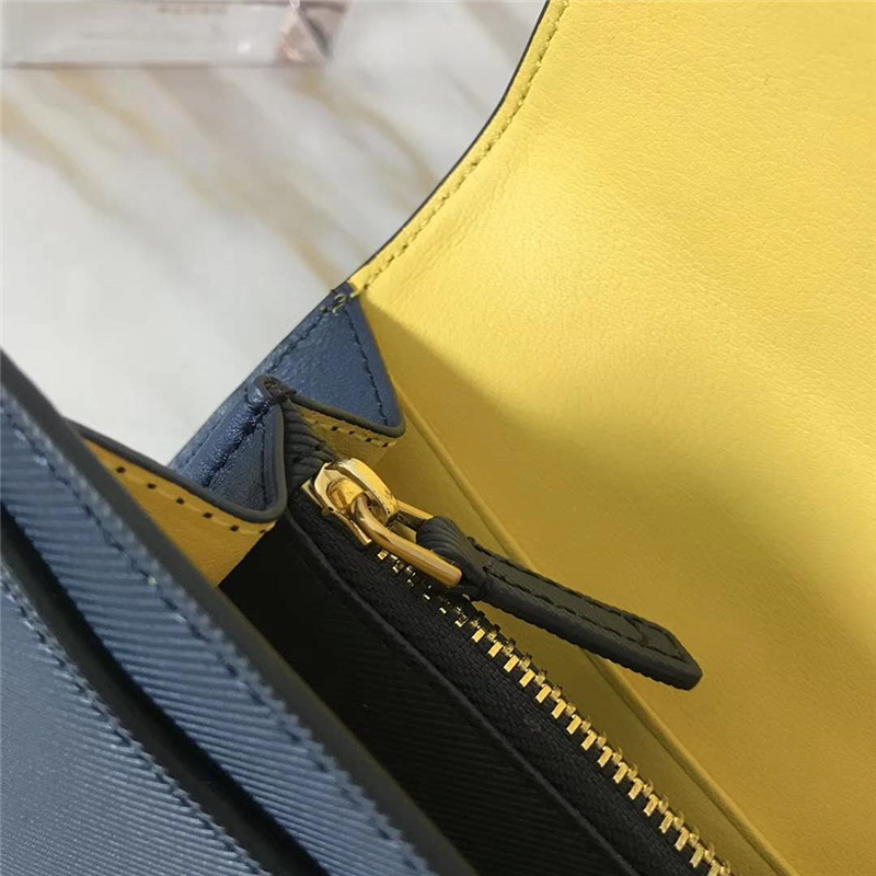 DK88 Burberry錢包 巴寶莉女包 皮革錢夾 Trench皮革