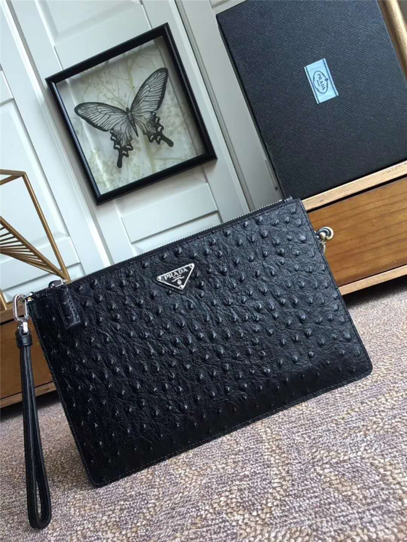 2VF006 Prada普拉達 鴕鳥紋牛皮 拉鏈 立體手拿包 黑色角嘜