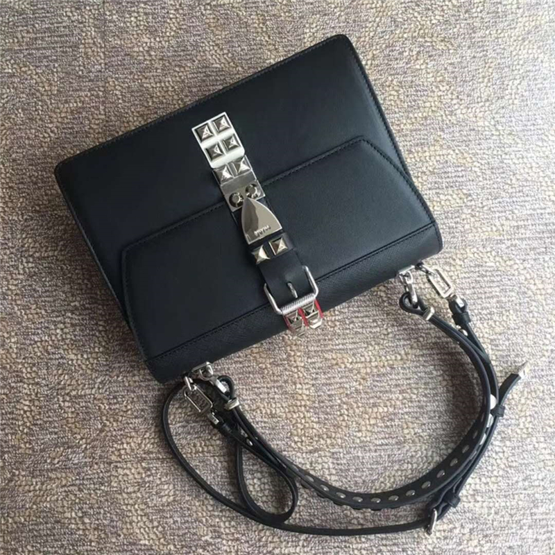 1BA179 Prada女包 普拉達休閑包小牛皮 鉚釘皮革手柄 黑色