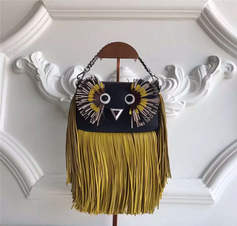 197 FENDI芬迪 MICRO BAGUETTE 表情圖案 流蘇裝飾手袋 檸檬黃