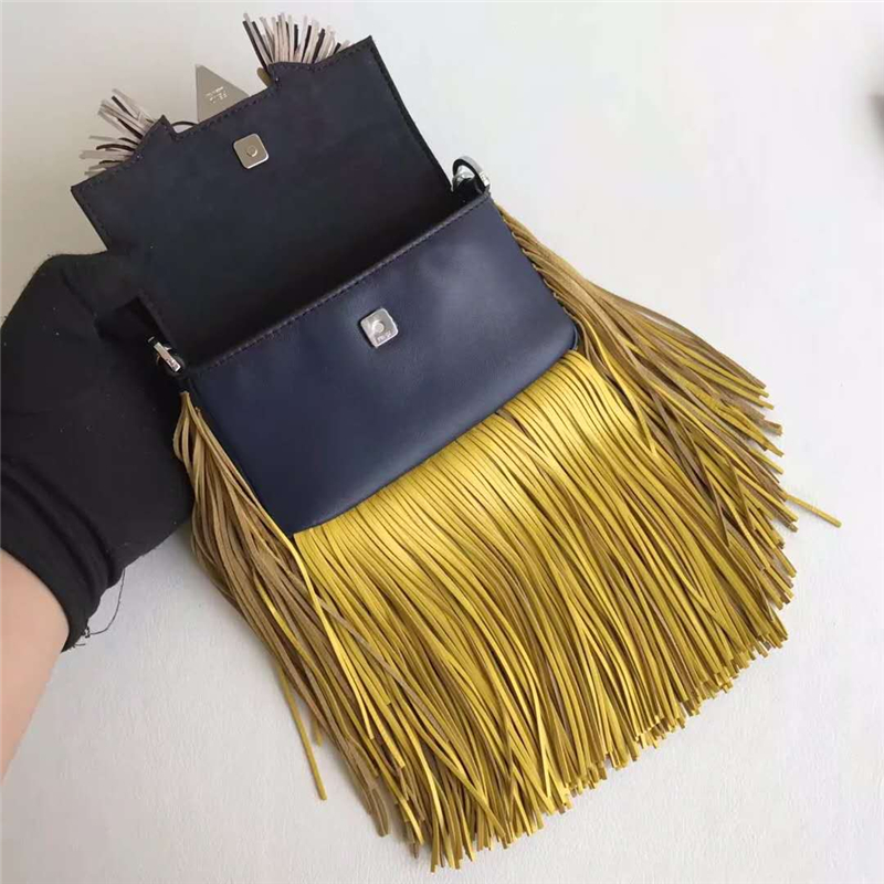 197 FENDI芬迪 MICRO BAGUETTE 表情圖案 流蘇裝飾手袋 檸檬黃