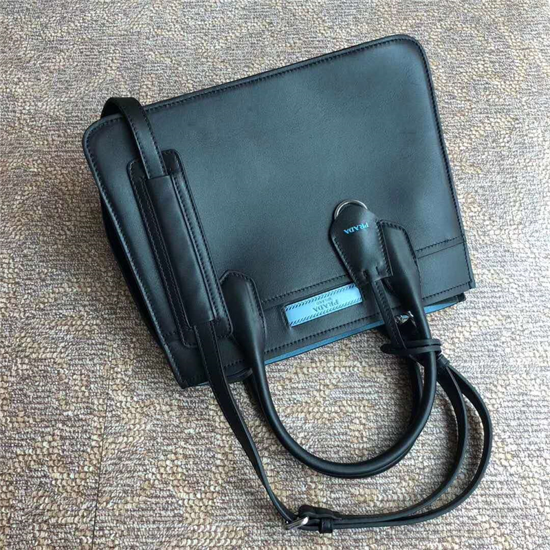 1BA178 Prada普拉達(dá) 進(jìn)口小牛皮 麂皮襯里 女手提包 黑色