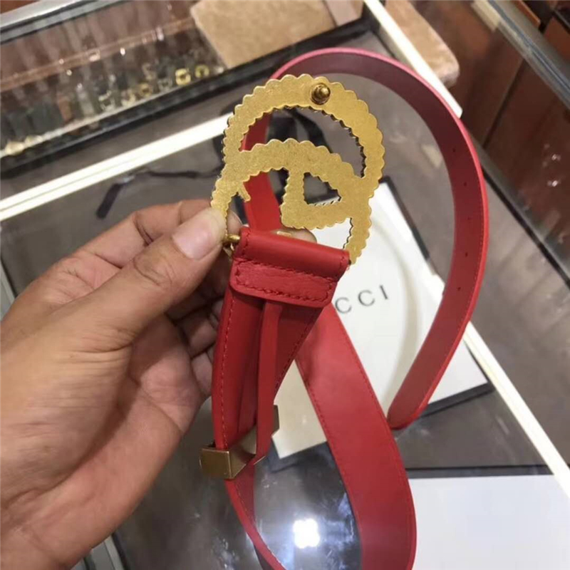 Gucci 2018年新款 平紋原廠牛皮 GG互扣式 雙G帶扣 男女皮帶