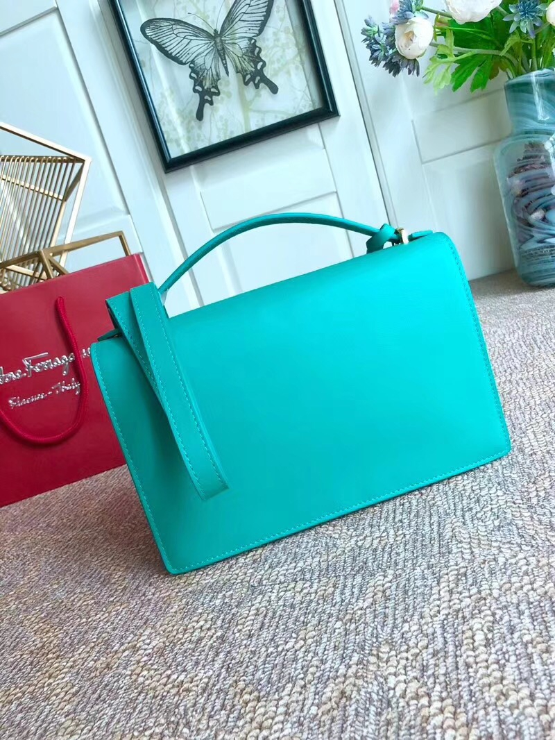 21G179 Ferragamo菲格拉慕 進口牛皮 Gancio鎖扣 20英寸 皮革襯里