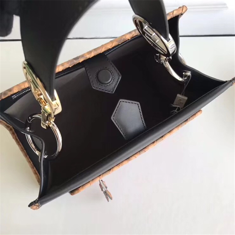 0396 FENDI芬迪 AL_AS fendiRUNAWAY 手提袋 經典雙F 芬迪包包 紅色