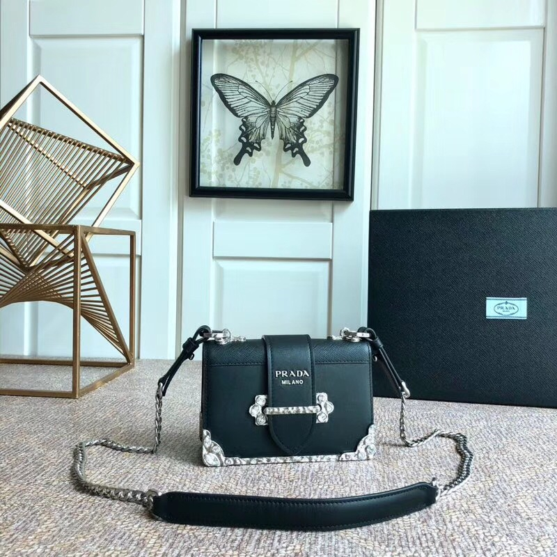 1BD018 Prada單肩包 頂級寶石五金 時尚女士休閑包 Prada女包 進口牛皮