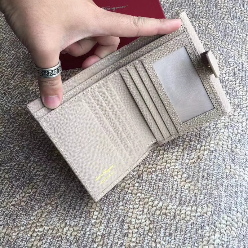 224639 Ferragamo菲拉格慕 Gancio馬蹄扣 翻蓋法式錢包