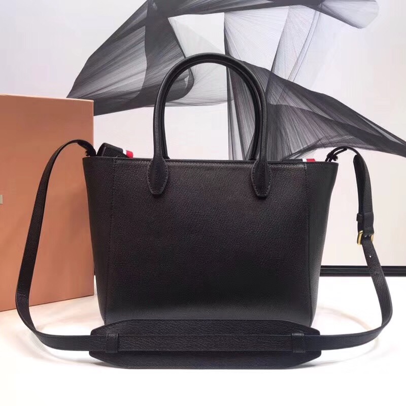 5BG137 MIUMIU專柜新款蝙蝠包 山羊皮 雙提手 單肩斜跨包 黑色