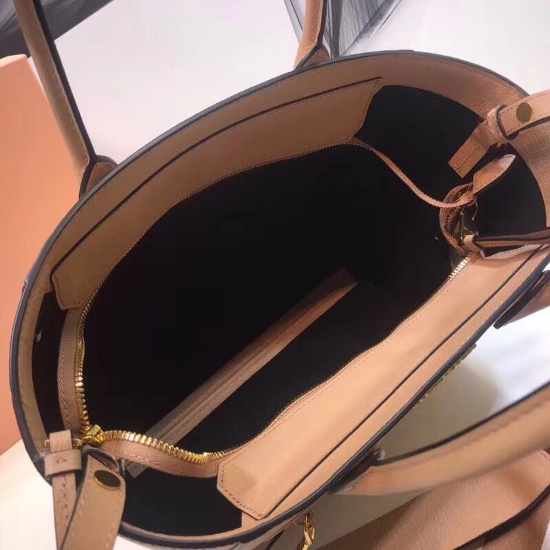 5BG137 MIUMIU專柜新款蝙蝠包 山羊皮 雙提手 單肩斜跨包 卡其