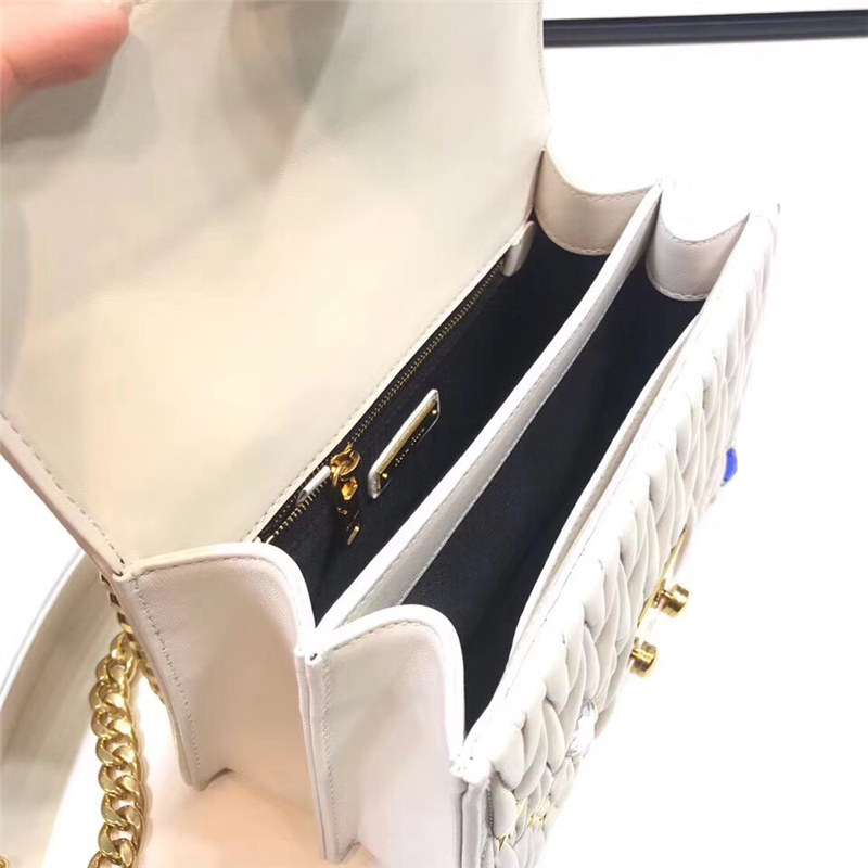 5BD081 MIUMIU專柜新款 褶皺小羊皮 貼花貼飾 按鎖翻蓋小方包 白色