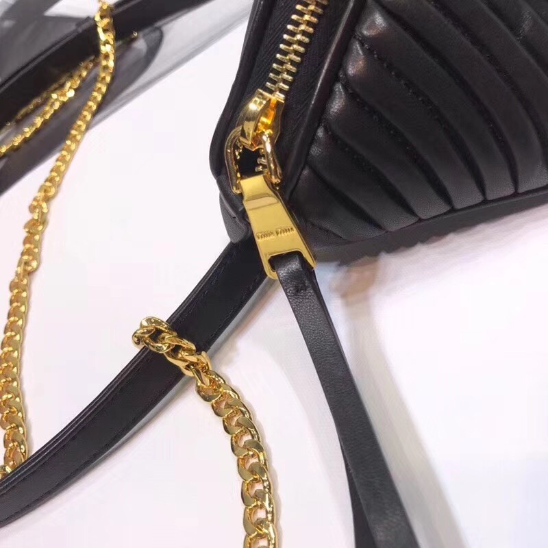 5BL010 MIUMIU專柜新款 腰包 褶皺綿羊皮 腰包單肩 兩用包 黑色